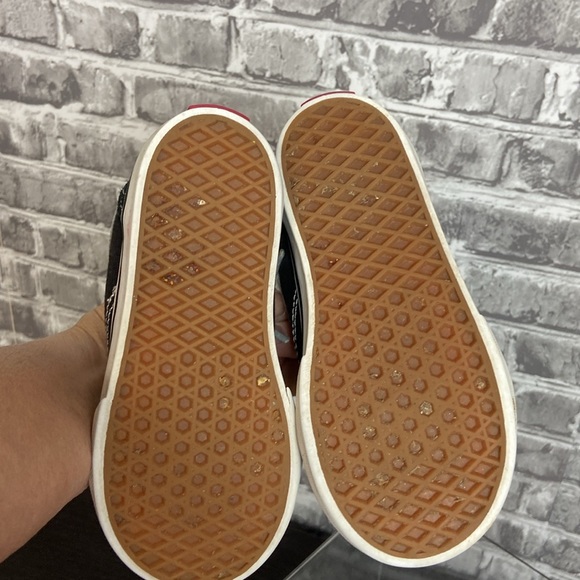 Vans - Picture 6 of 7